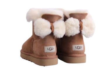 מגפי האגג דגם פפיון UGG CLASSIC SHORT BOOT PAPILLON