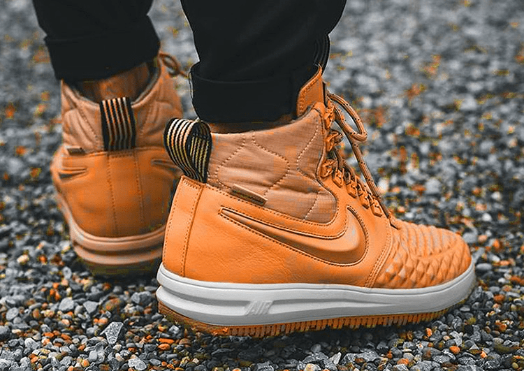 נעלי נייק-NIKE AIR LF1 DUCKBOOT ORANGE – תמונה 4