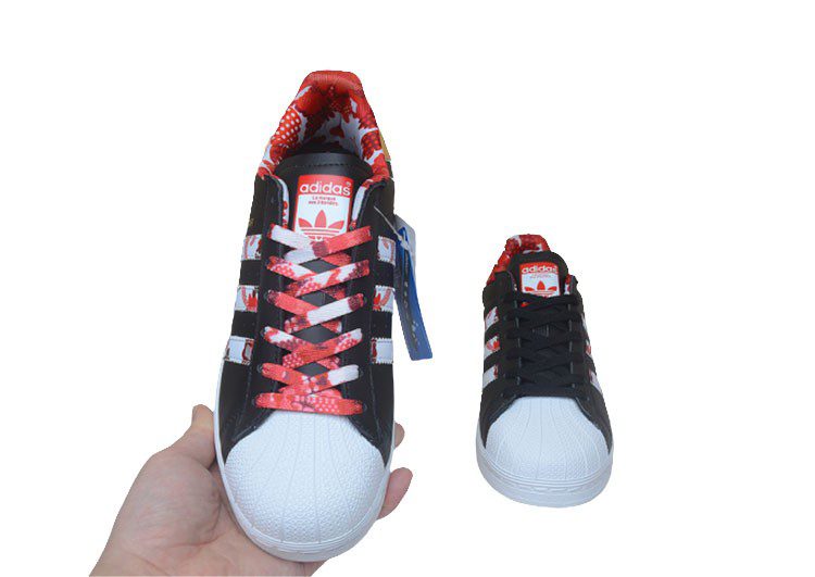 נעלי אדידס-ADIDAS Stan Smith - Black / Red / White – תמונה 3