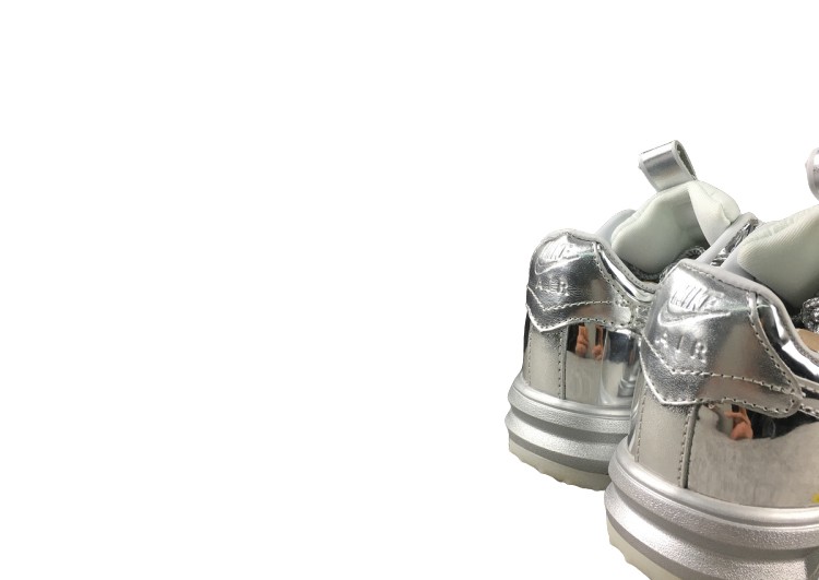 נעלי נייק-NIKE AIR LF1 DUCKBOOT WHITE- SILVER – תמונה 4