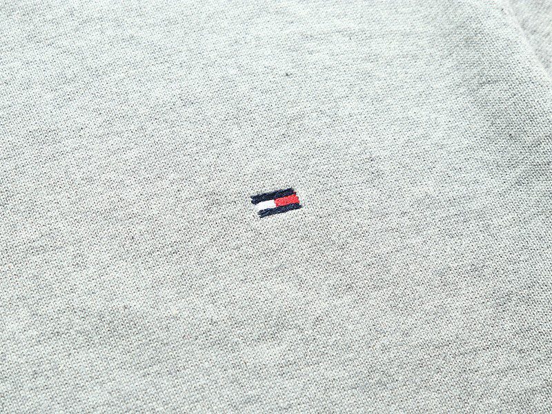 טומי הילפיגר-TOMMY TSHIRT MEN'S LONG CREW NECK- Santas Grey – תמונה 9