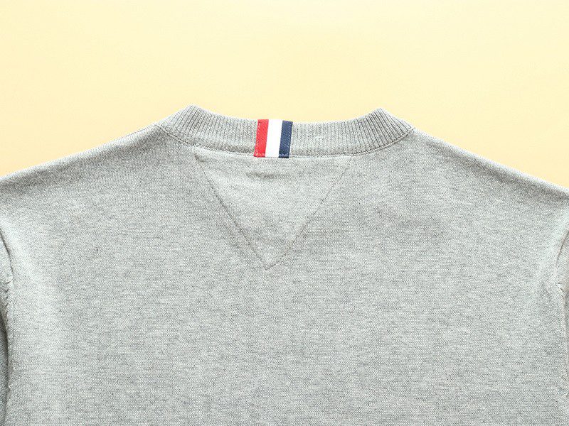 טומי הילפיגר-TOMMY TSHIRT MEN'S LONG CREW NECK- Santas Grey – תמונה 5