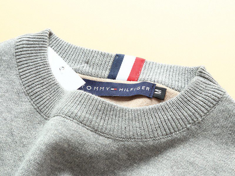 טומי הילפיגר-TOMMY TSHIRT MEN'S LONG CREW NECK- Santas Grey – תמונה 7