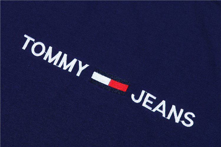 טומי הילפיגר-TOMMY TSHIRT MEN'S - NAVY BLUE – תמונה 6