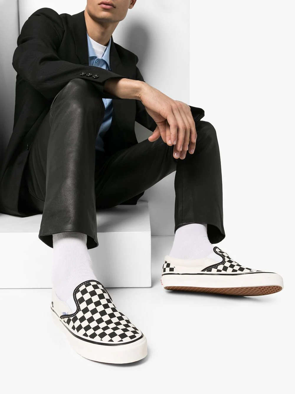 נעלי ואנס - checkered 98 sneakers – תמונה 2